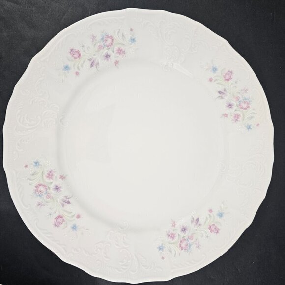 Bernadotte Czechoslovakia Floral Scalloped Porcelain Dinner Plates – Set of 4 - Picture 11 of 13